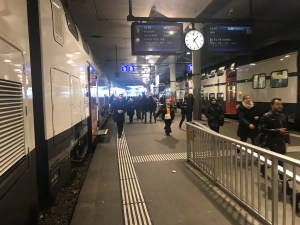 FV-Dosto im Bahnhof Bern