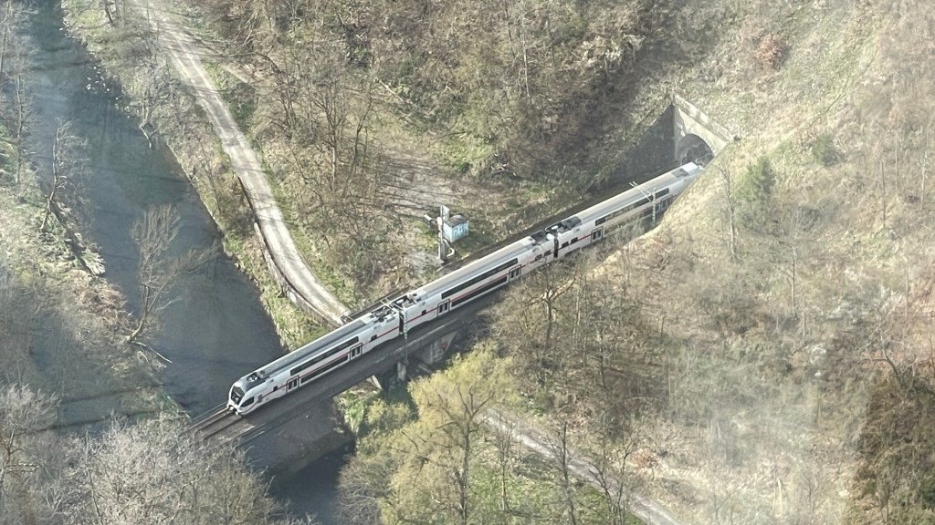 DB Intercity Gäubahn bei Rottweil